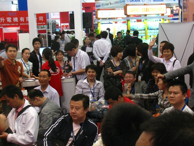 圖8 Digi-Key場面火爆因素之&mdash;&mdash;免費(fèi)的禮品互動發(fā)放