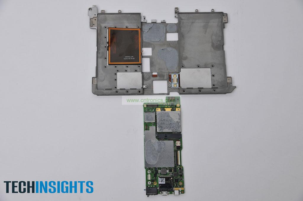 將PCB與金屬分離，從PCB板上卸下無線通訊板