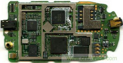 在射頻、核心處理器、高速存儲(chǔ)器等高頻元件區(qū)塊，可使用金屬屏蔽方式改善產(chǎn)品EMI影響問題