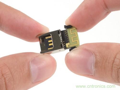 很漂亮的小東西，金屬的USB插頭