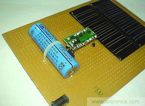 微型太陽能供電板DIY，給手電筒收音機(jī)供電