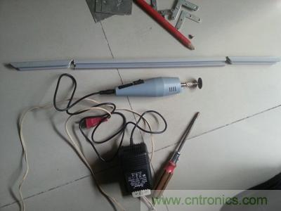 手工打造太陽能充電照明系統(tǒng):點(diǎn)亮LED給手機(jī)充電