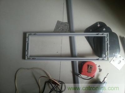 手工打造太陽能充電照明系統(tǒng):點(diǎn)亮LED給手機(jī)充電