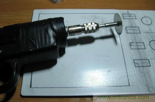 可調(diào)電源DIY：打孔，開槽