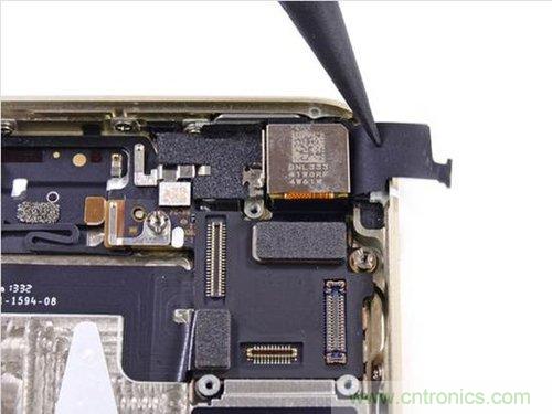 土豪金iPhone 5S拆解：內(nèi)部結(jié)構(gòu)升級(jí)，維修難度增加