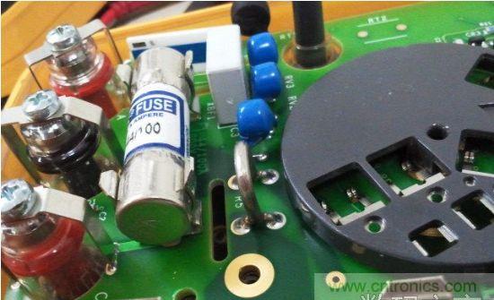 拆萬(wàn)用表中的的&ldquo;蘋(píng)果&rdquo; Fluke 287