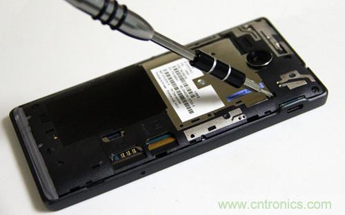 拆解4G新機索尼M35t：用料十足，易于維修