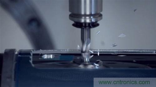 顛覆傳統(tǒng)設(shè)計(jì)，蘋果全新Mac Pro生產(chǎn)線探秘