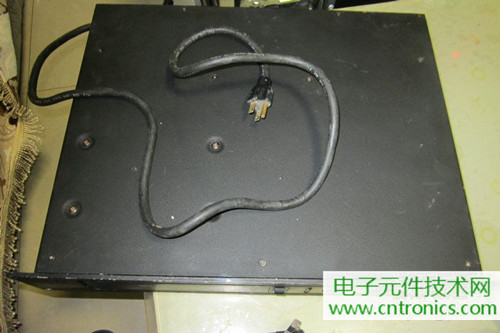 用料很給力！專(zhuān)業(yè)后級(jí)功放美國(guó)高峰FA1201拆解