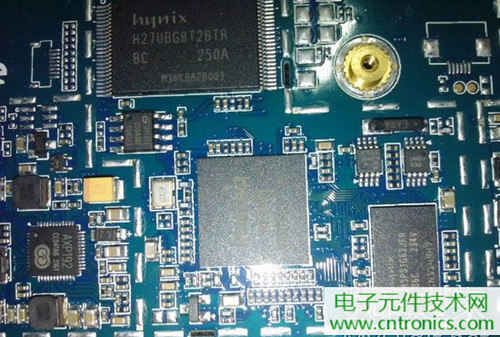 不怕摔的電紙書！一款柔性屏電子書閱讀器拆解