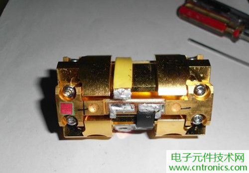 這貨一萬三？50W半導(dǎo)體激光模塊拆解