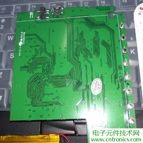 探秘電子紙！一款電紙書(shū)的電子墨水屏拆解