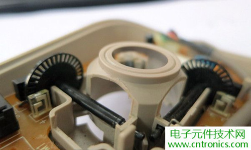 殿堂級(jí)機(jī)械鼠標(biāo)拆解：嘆精致做工！