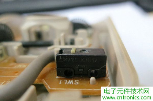 殿堂級(jí)機(jī)械鼠標(biāo)拆解：嘆精致做工！