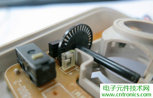 殿堂級(jí)機(jī)械鼠標(biāo)拆解：嘆精致做工！