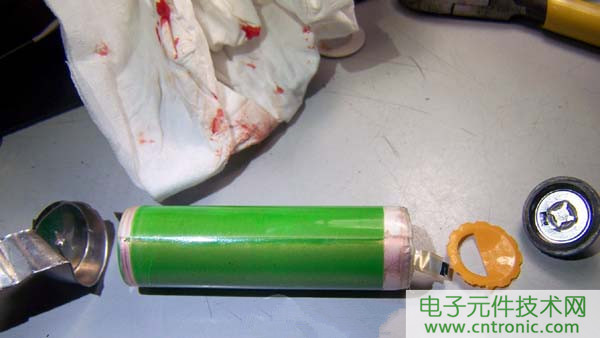 筆記本電池拆解，探秘電池內(nèi)部結(jié)構(gòu)