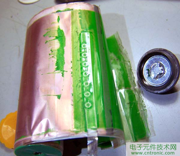 筆記本電池拆解，探秘電池內(nèi)部結(jié)構(gòu)