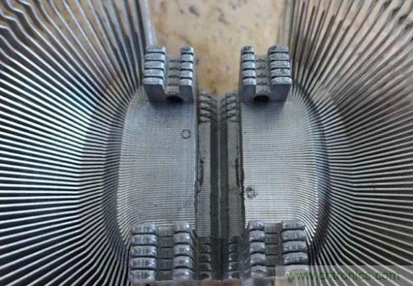 變廢為寶！風(fēng)扇散熱器變身山寨LED燈