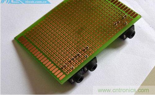 DIY：自制超炫音頻分配器，實(shí)現(xiàn)音箱共用