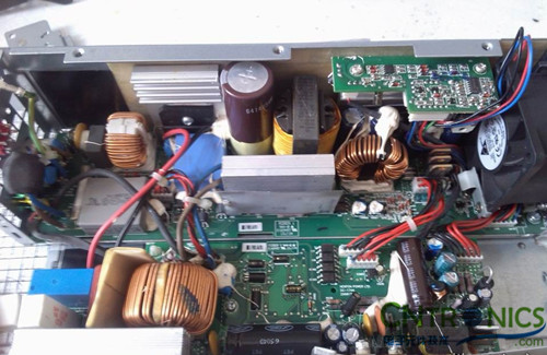 網(wǎng)友下雪天拆解DELL 12V 57.3A的開關(guān)電源自?shī)首詷? width=