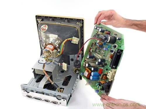 拆！古董級(jí)Macintosh 128K電腦