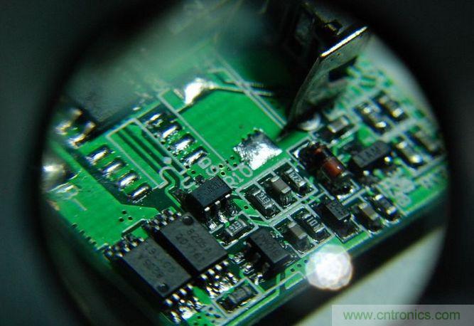 圖文并茂！移動電源升壓效率大檢測