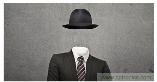 式隱形斗篷利用主動式組件與被動式超穎材料，可望進一步縮減斗篷尺寸，使其更適合個人使用