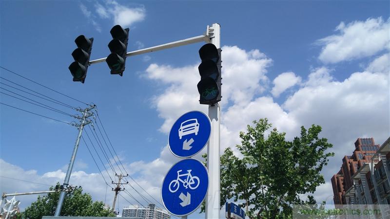 無邊框的 nubia Z9 ，一款既有驚喜，又有驚艷的智能手機(jī)