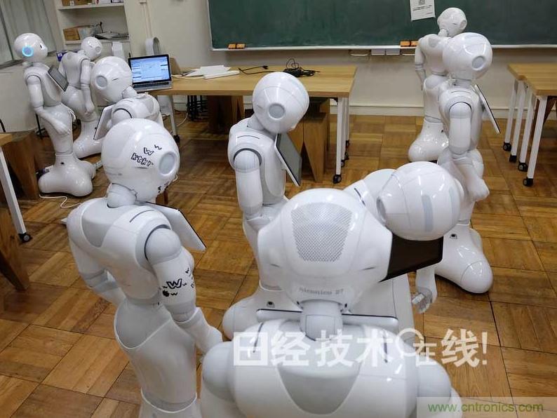 拆解筆記本不過癮，那就來拆拆日本情感機器人吧！