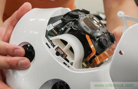 拆解筆記本不過癮，那就來拆拆日本情感機器人吧！