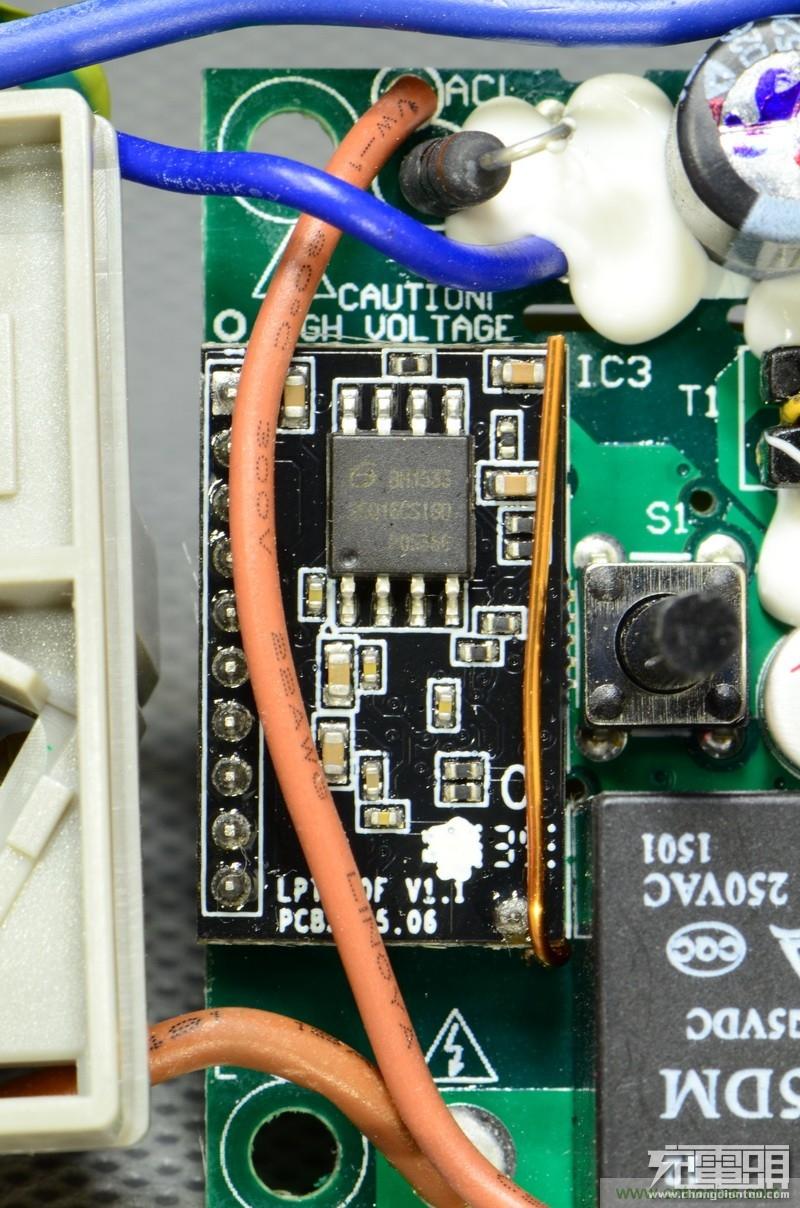 航嘉智能插線板拆解評(píng)測(cè)：看老牌機(jī)電如何&rdquo;秒殺&ldquo;后起之秀