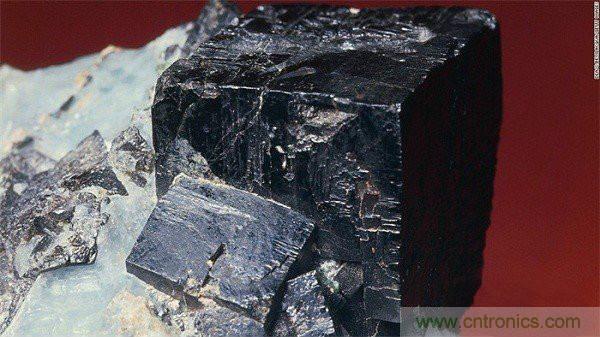 此光伏電池腦洞大開(kāi)，黑科技逆襲成黑馬