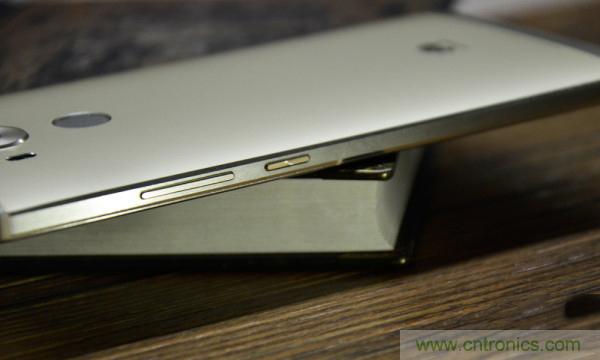 新旗艦Mate 8全評(píng)測(cè)：橫空出世！能否延續(xù)一機(jī)難求？