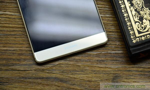 新旗艦Mate 8全評(píng)測(cè)：橫空出世！能否延續(xù)一機(jī)難求？