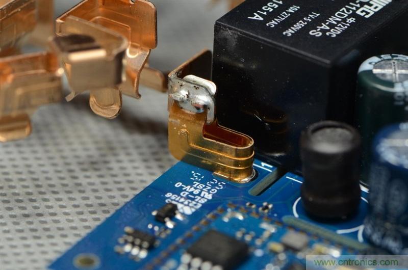 做工怒贊 神秘芯片！小米智能插線板拆解、評測