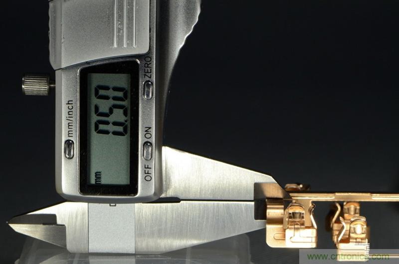 做工怒贊 神秘芯片！小米智能插線板拆解、評測