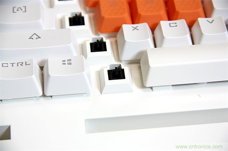 曾經(jīng)的網(wǎng)吧統(tǒng)治者&mdash;雙飛燕血手幽靈機(jī)械鍵盤(pán)，真世界最快？