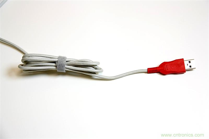 曾經(jīng)的網(wǎng)吧統(tǒng)治者&mdash;雙飛燕血手幽靈機(jī)械鍵盤(pán)，真世界最快？