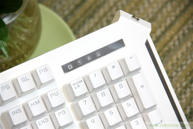 曾經(jīng)的網(wǎng)吧統(tǒng)治者&mdash;雙飛燕血手幽靈機(jī)械鍵盤(pán)，真世界最快？