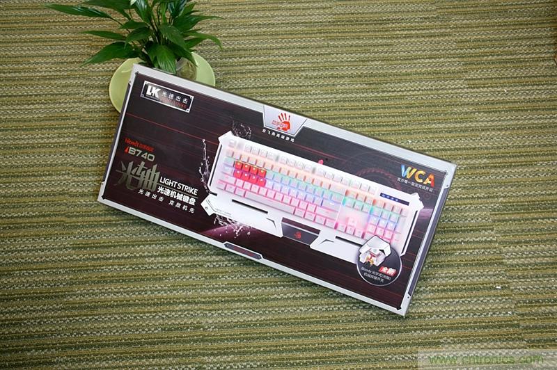 曾經(jīng)的網(wǎng)吧統(tǒng)治者&mdash;雙飛燕血手幽靈機(jī)械鍵盤(pán)，真世界最快？