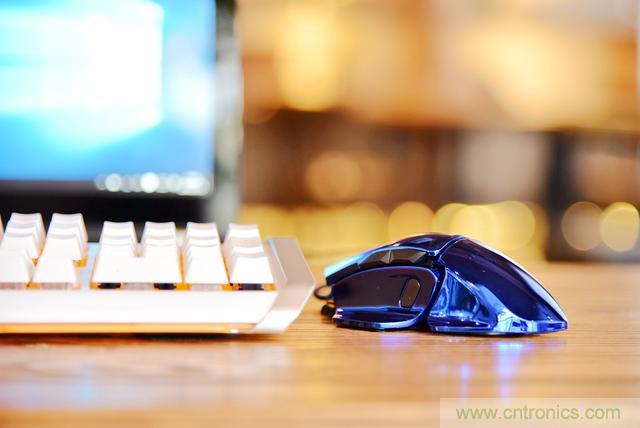 左手寫愛，右手寫他&mdash;&mdash;從此鍵盤鼠標(biāo)不分家！