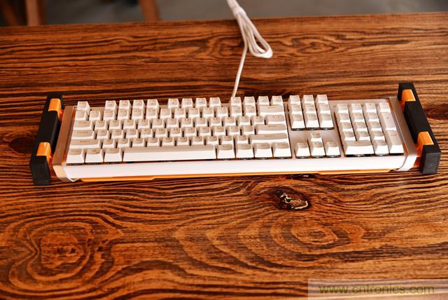 左手寫愛，右手寫他&mdash;&mdash;從此鍵盤鼠標(biāo)不分家！