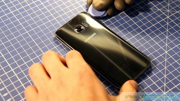 三星S7手機(jī)僅靠粘膠防水，也是沒&ldquo;sei&rdquo;了！