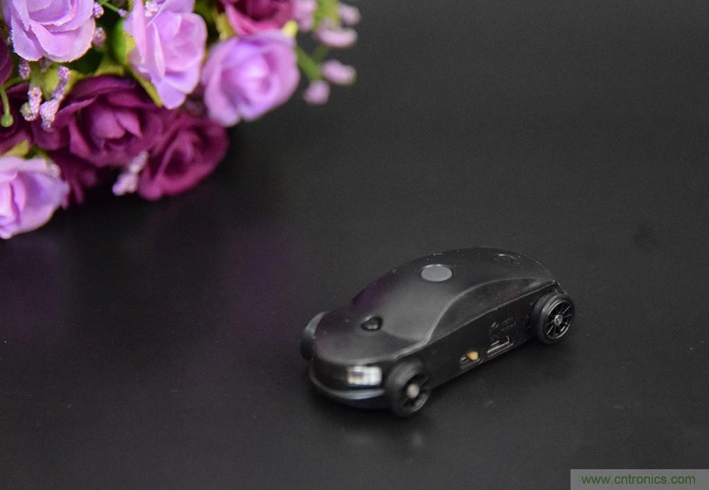 虛擬與現(xiàn)實(shí)相結(jié)合的飛車游戲，讓你體驗(yàn)速度與激情的碰撞！