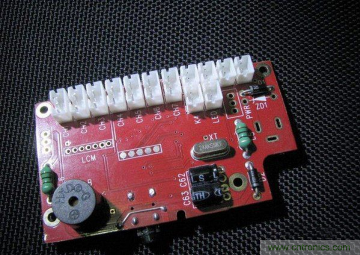 無(wú)人機(jī) DIY 制作全過程，酷得不要不要的！