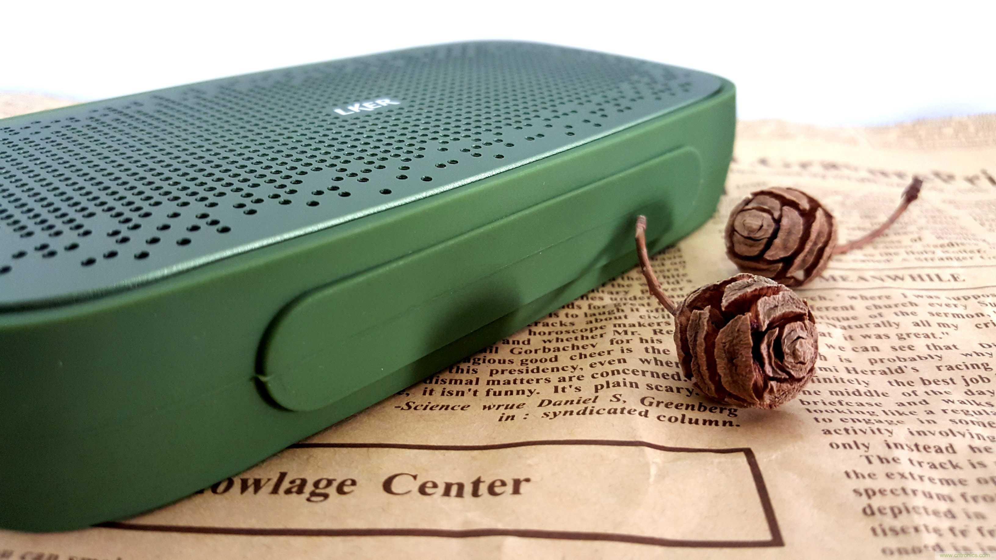 搞怪&ldquo;美人魚&rdquo;盡享靈克藍(lán)牙音箱的天籟之音！