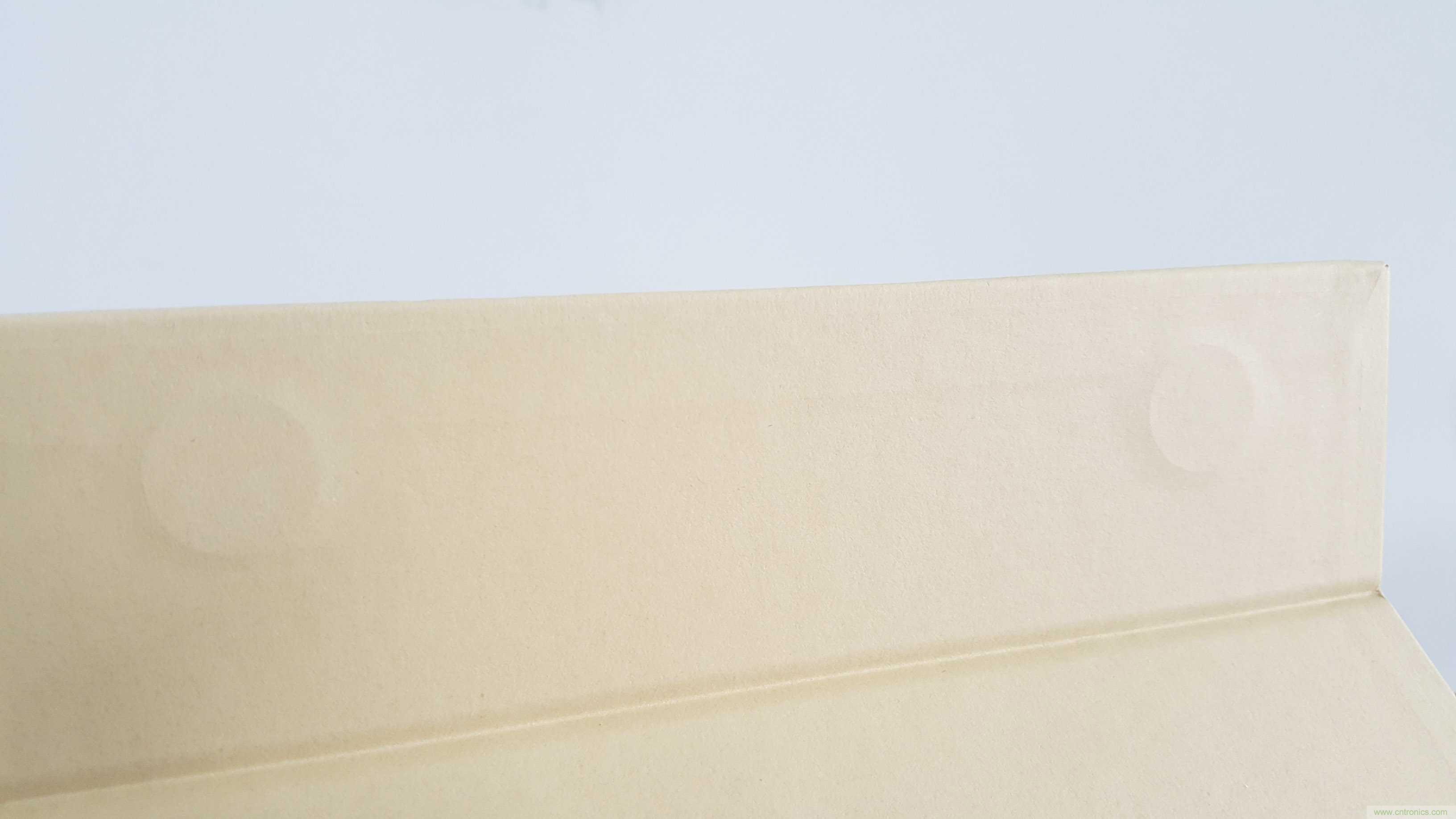 搞怪&ldquo;美人魚&rdquo;盡享靈克藍(lán)牙音箱的天籟之音！