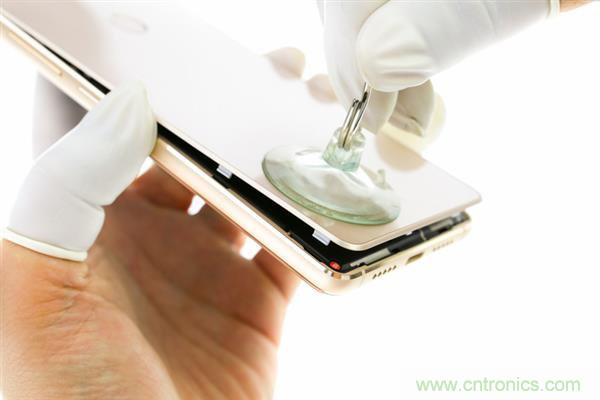 小米手機4S超詳細拆解:內(nèi)外硬件大升級