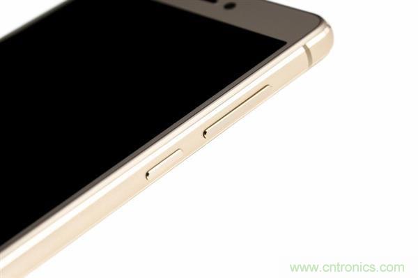 小米手機4S超詳細拆解:內(nèi)外硬件大升級