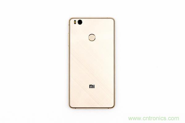 小米手機4S超詳細拆解:內(nèi)外硬件大升級